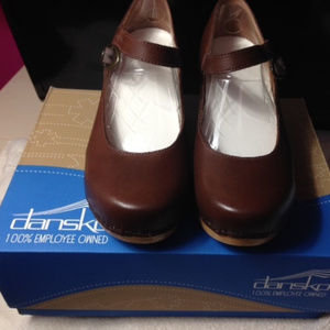 NEW! Dansko Margie Mary Jane Clogs NWT, 9